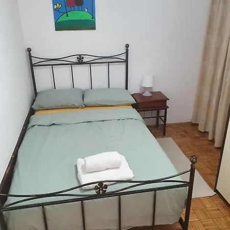 Tulux Apartment *