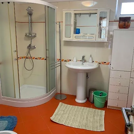 Tulux Apartment *
