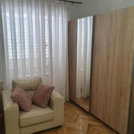 Tulux Apartment *